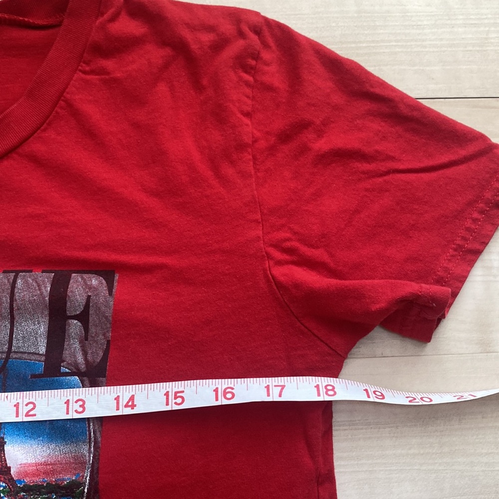 ON Fire Womens L/XL Red Long Tee Shirt. Scoop hem. Vogue Magazine Graphic. So - Picture 9 of 11